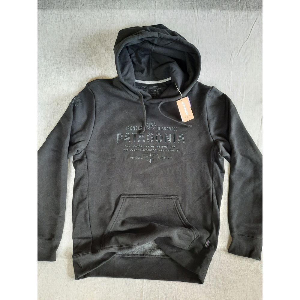 Patagonia Women Medium Art Logo Black Pocket Drawstring  Hoodie Pullover Sweater